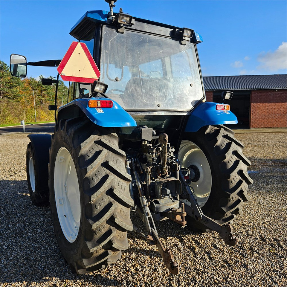 New Holland TS 100 - Traktor: 5 kép. New Holland TS 100 - Traktor: 5 kép.