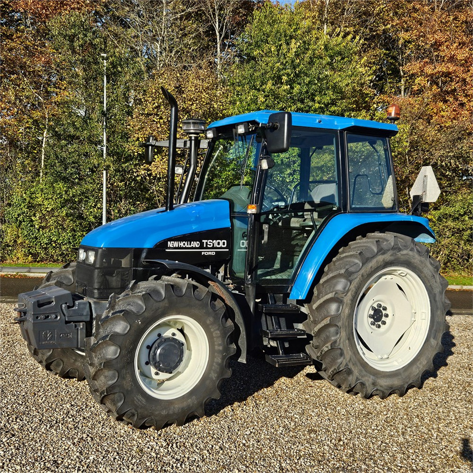 New Holland TS 100 - Traktor: 1 kép. New Holland TS 100 - Traktor: 1 kép.