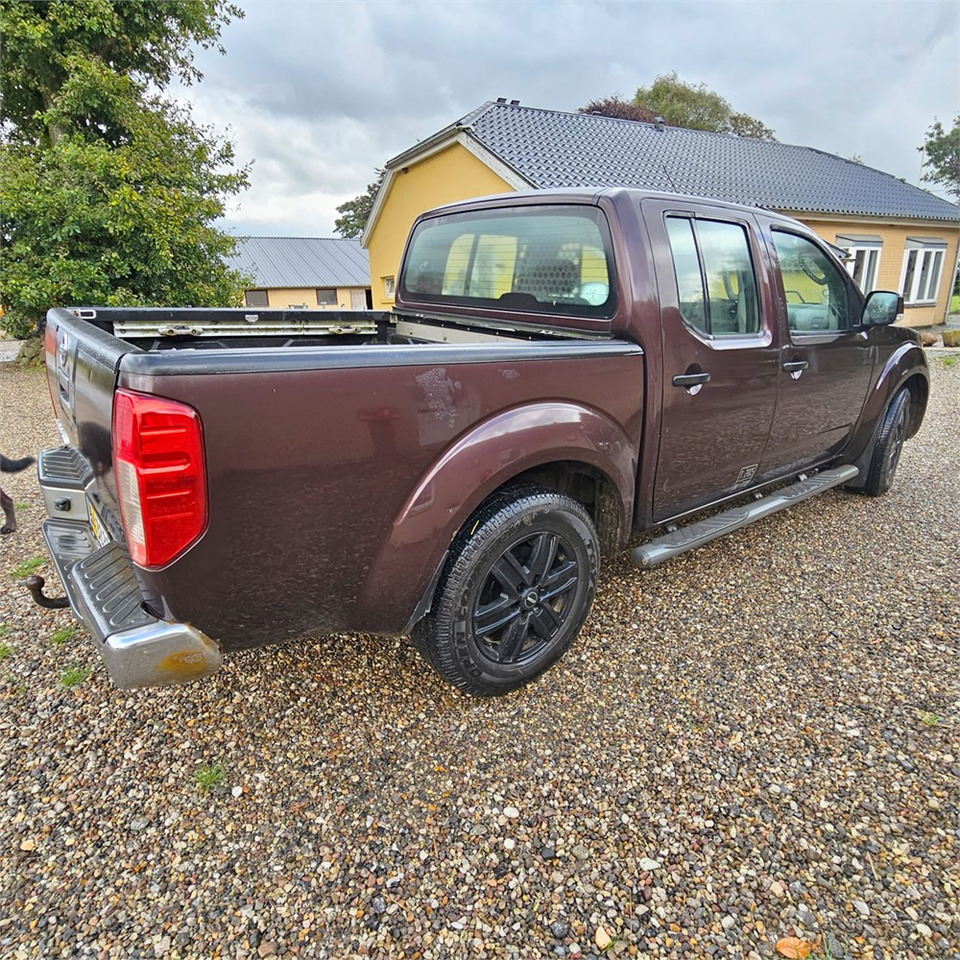 Nissan Navara 2,5 Dci Dc 4wd - Pickup: 5 kép. Nissan Navara 2,5 Dci Dc 4wd - Pickup: 5 kép.