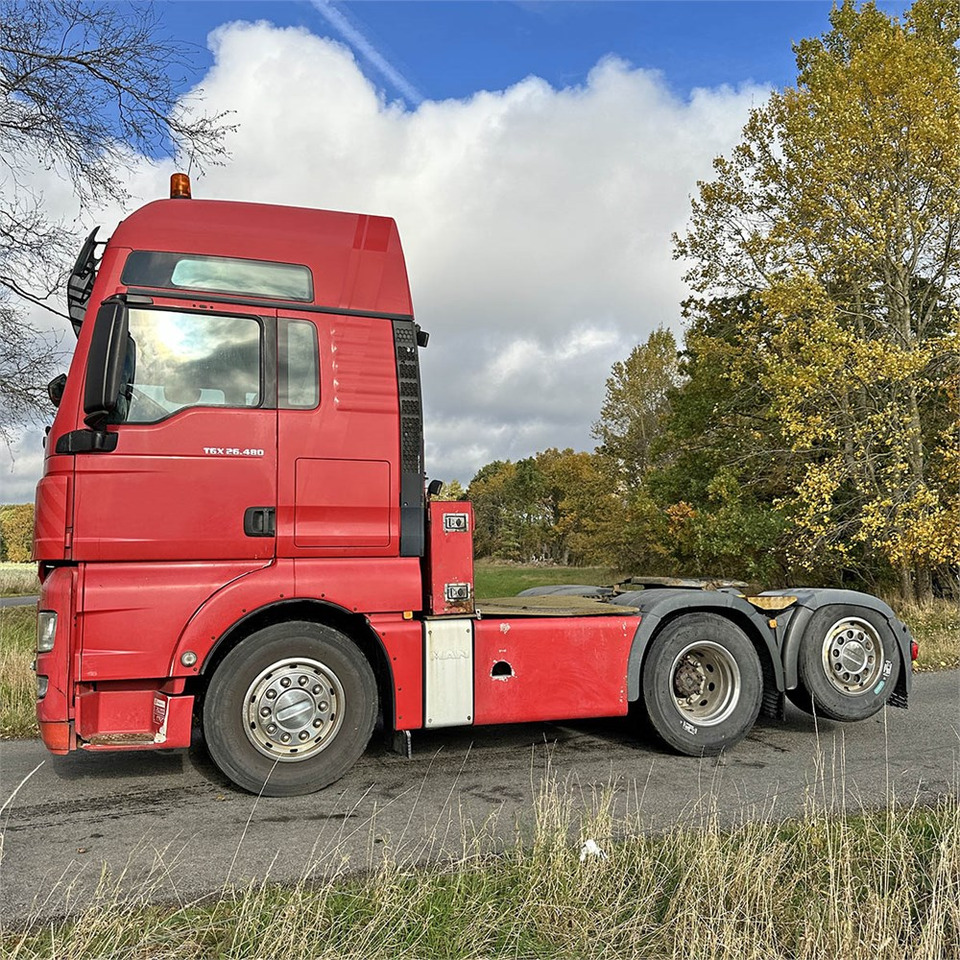 MAN TG 26.6x2-2 BLS - Nyergesvontató: 1 kép. MAN TG 26.6x2-2 BLS - Nyergesvontató: 1 kép.