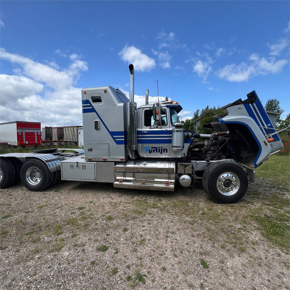 Mack Superliner lízing Mack Superliner: 43 kép.