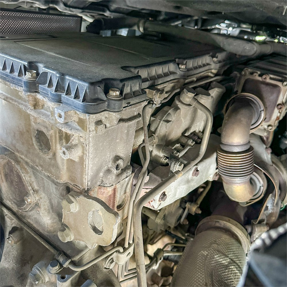 Nyergesvontató Mercedes 2653 LSDNA 6X2 Gigaspace: 39 kép.