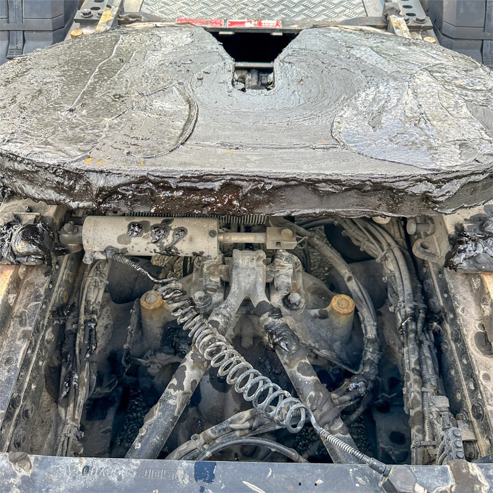 Nyergesvontató Mercedes 2653 LSDNA 6X2 Gigaspace: 41 kép.