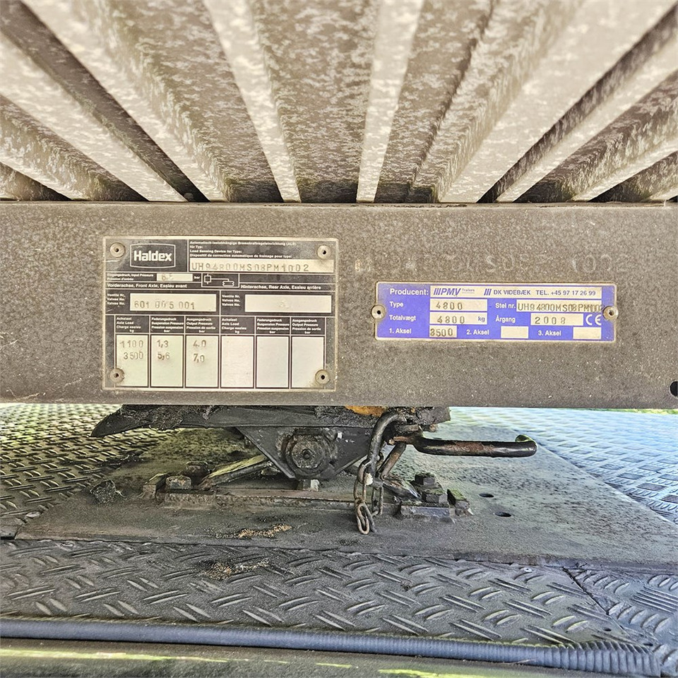 Nyergesvontató Mercedes 412 D: 32 kép.