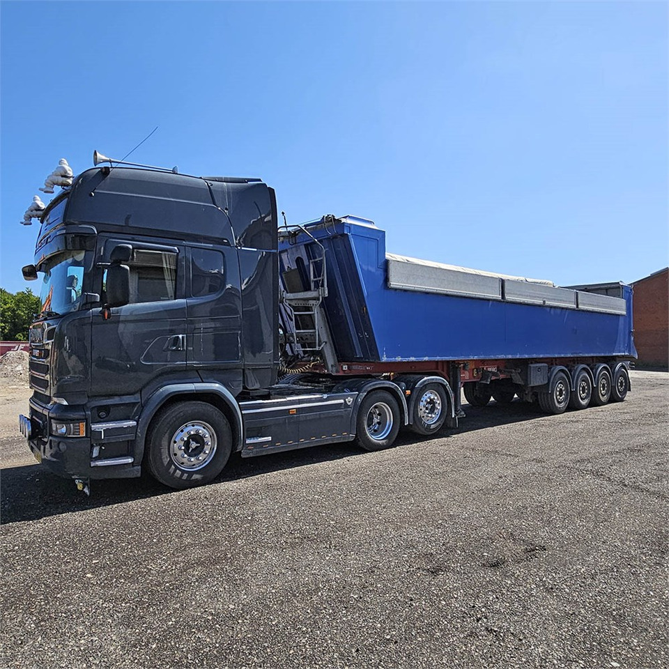 Scania V8 PGR 730 - Nyergesvontató: 1 kép. Scania V8 PGR 730 - Nyergesvontató: 1 kép.