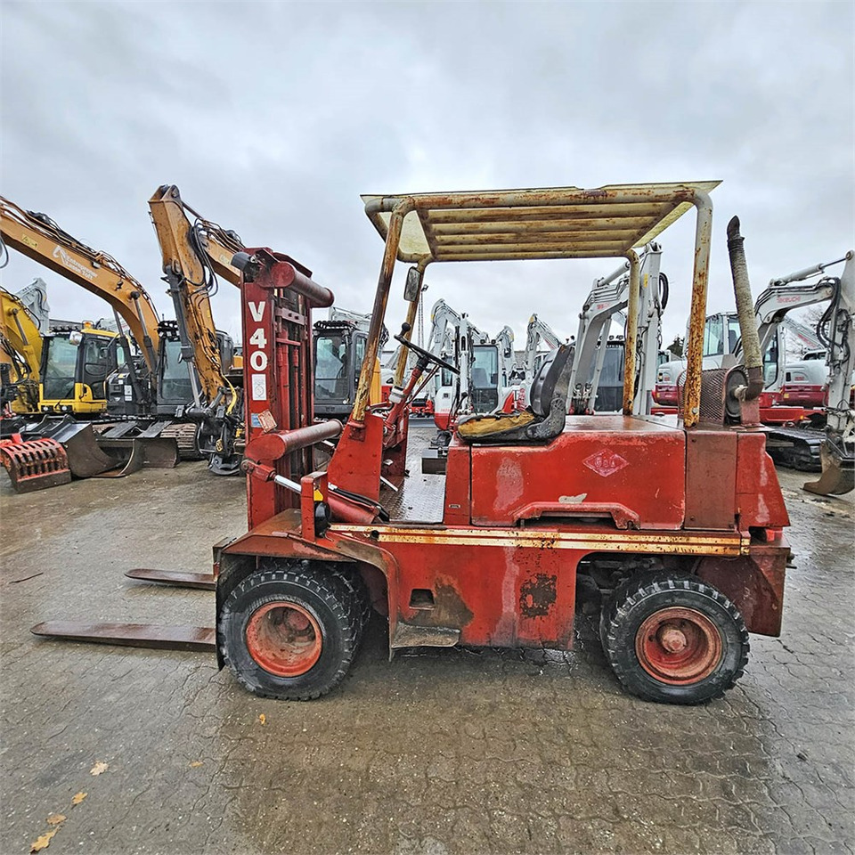 Villás targonca O&K V40: 6 kép. Villás targonca O&K V40: 6 kép.