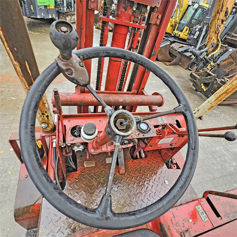 Villás targonca O&K V40: 11 kép. Villás targonca O&K V40: 11 kép.