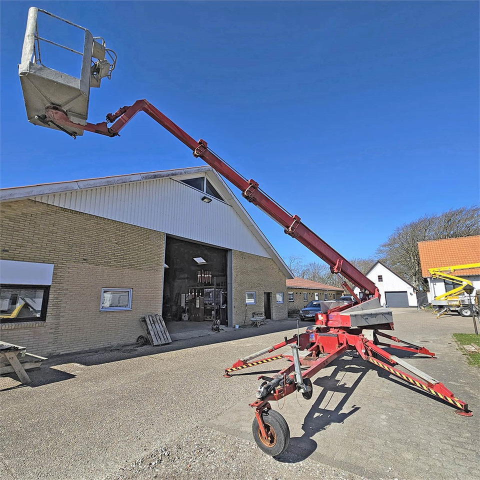 Omme 1650 EBZ - Emelőkosaras utánfutó: 2 kép. Omme 1650 EBZ - Emelőkosaras utánfutó: 2 kép.