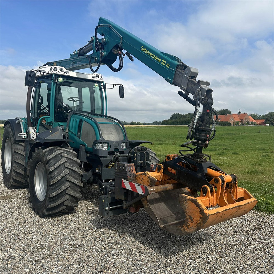 PM Pfanzelt PM-Trac 2385.5 - Erdészeti traktor: 1 kép. PM Pfanzelt PM-Trac 2385.5 - Erdészeti traktor: 1 kép.