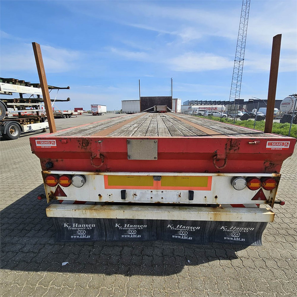 Pacton Flatbed - Platós félpótkocsi: 4 kép. Pacton Flatbed - Platós félpótkocsi: 4 kép.