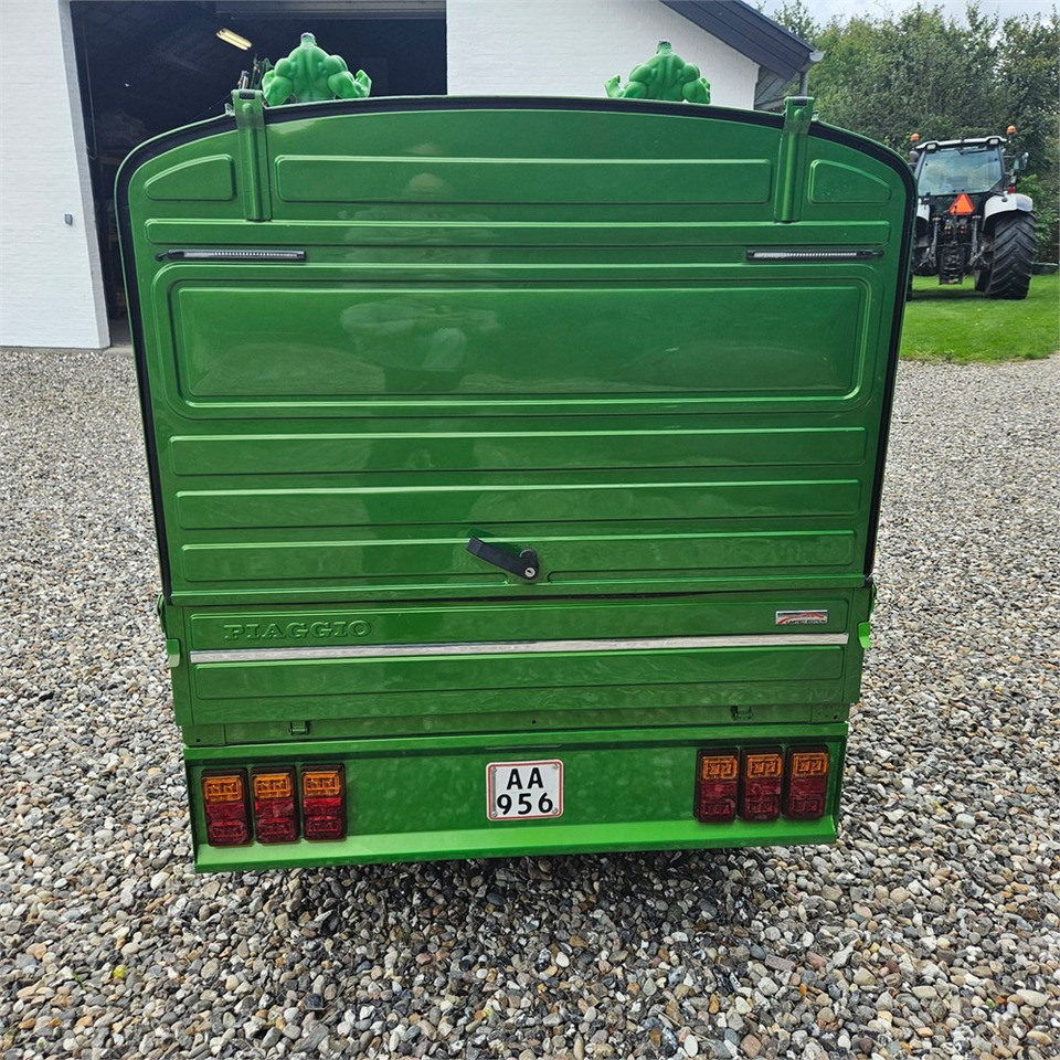 Piaggio APE 50 VAN - Motorkerékpár: 4 kép. Piaggio APE 50 VAN - Motorkerékpár: 4 kép.