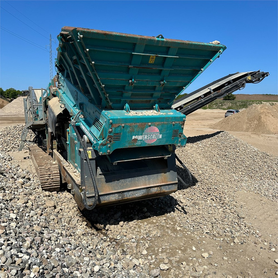 Powerscreen Warrior 2100 - Osztályozó berendezés: 4 kép. Powerscreen Warrior 2100 - Osztályozó berendezés: 4 kép.