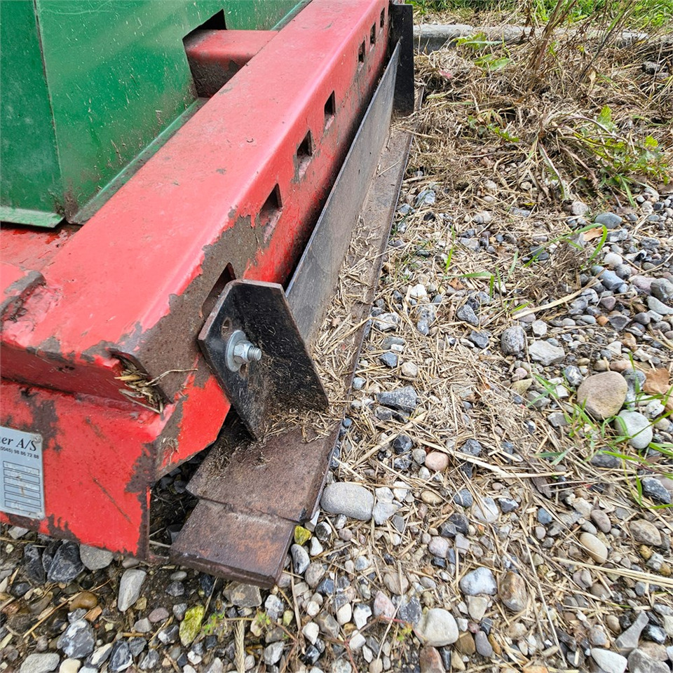 Szálastakarmány betakarítás gépei Præstbro LAR-1700: 13 kép. Szálastakarmány betakarítás gépei Præstbro LAR-1700: 13 kép.