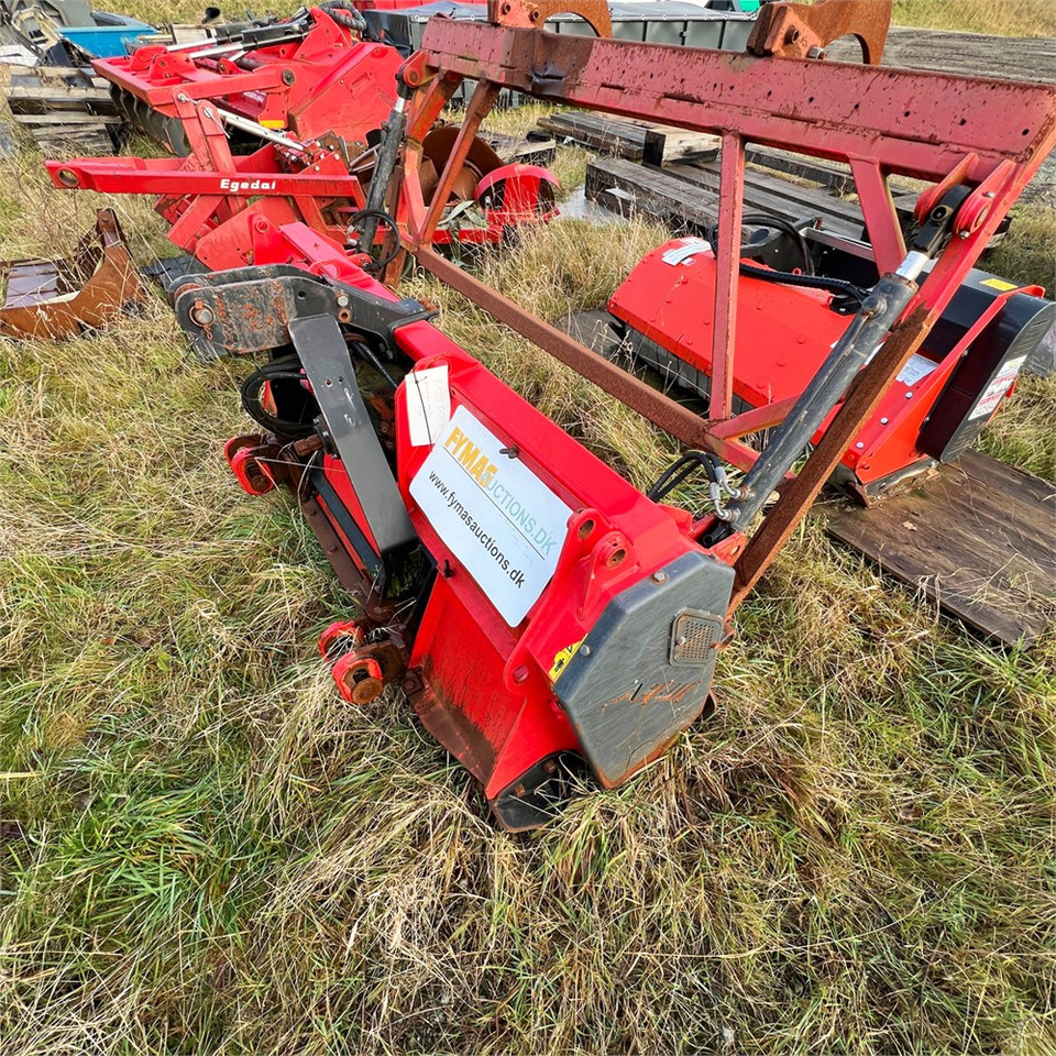 Prinoth M450m-1900 - Erdészeti mulcsozó: 3 kép. Prinoth M450m-1900 - Erdészeti mulcsozó: 3 kép.