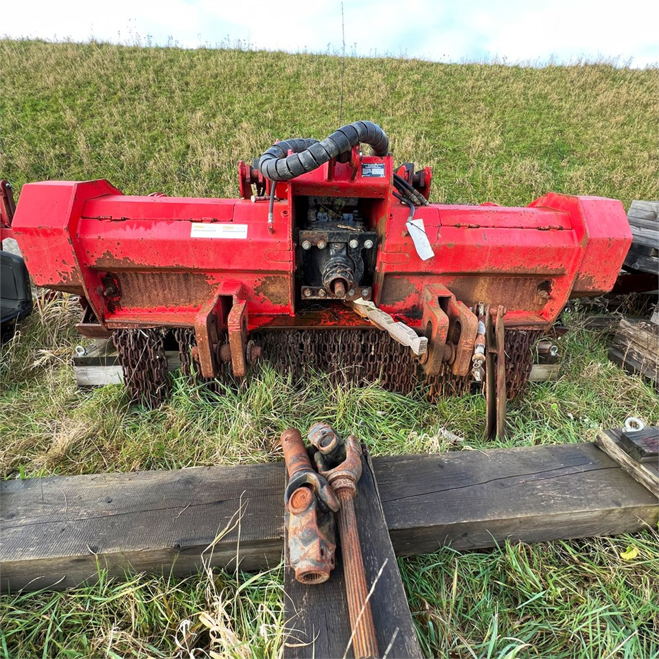Prinoth UZM700-2300 - Erdészeti mulcsozó: 5 kép. Prinoth UZM700-2300 - Erdészeti mulcsozó: 5 kép.