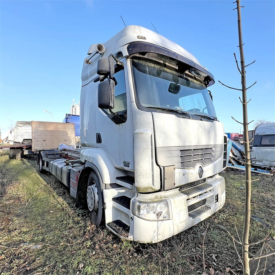 Renault 410 DXI Premimium - Alvaz teherautó: 2 kép. Renault 410 DXI Premimium - Alvaz teherautó: 2 kép.