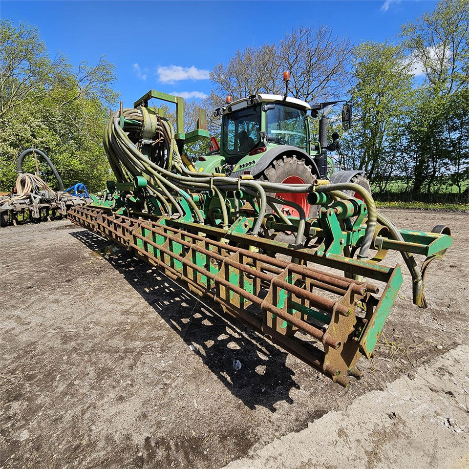 Samson 8 meter - Műtrágyaszóró gép: 1 kép. Samson 8 meter - Műtrágyaszóró gép: 1 kép.