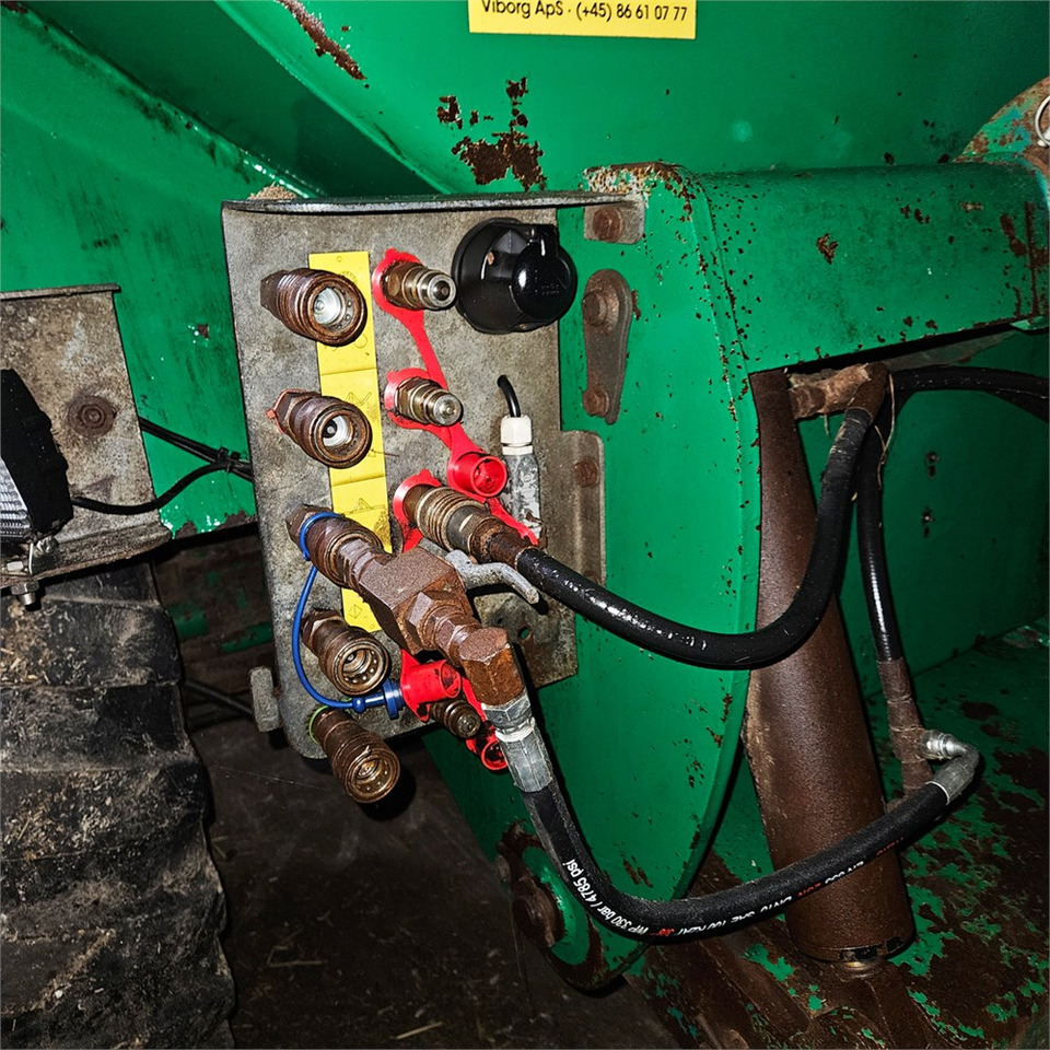 Műtrágyaszóró gép Samson PG20: 10 kép. Műtrágyaszóró gép Samson PG20: 10 kép.