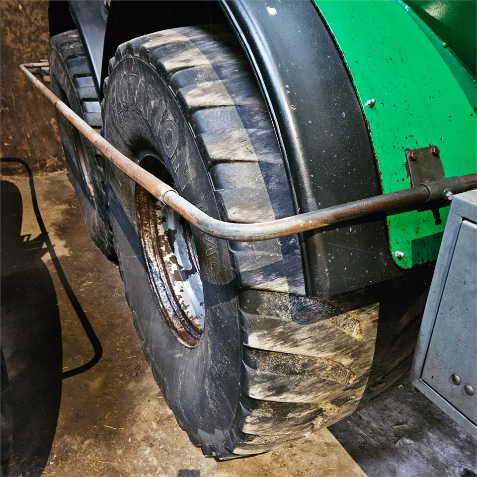 Műtrágyaszóró gép Samson PG20: 16 kép. Műtrágyaszóró gép Samson PG20: 16 kép.