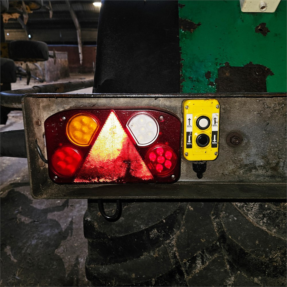 Műtrágyaszóró gép Samson PG20: 9 kép. Műtrágyaszóró gép Samson PG20: 9 kép.