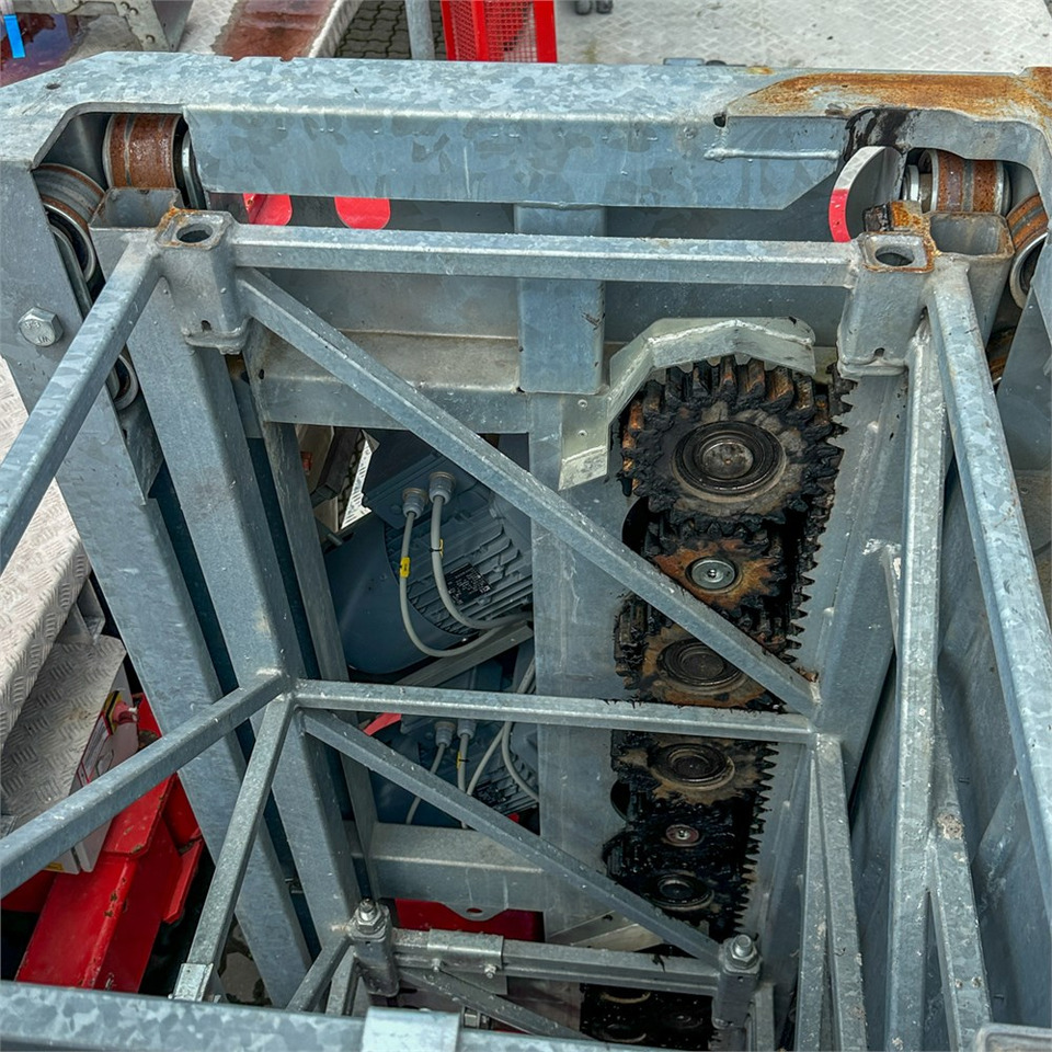 Emelő Scanclimber SC 8000: 9 kép. Emelő Scanclimber SC 8000: 9 kép.