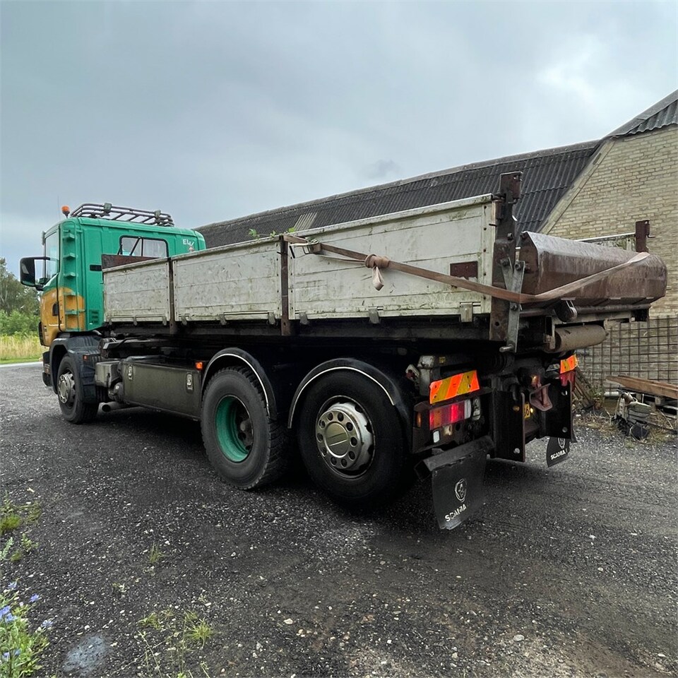 Platós teherautó Scania 124G: 9 kép.