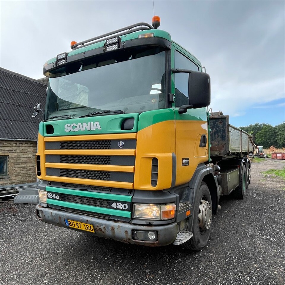 Platós teherautó Scania 124G: 6 kép.