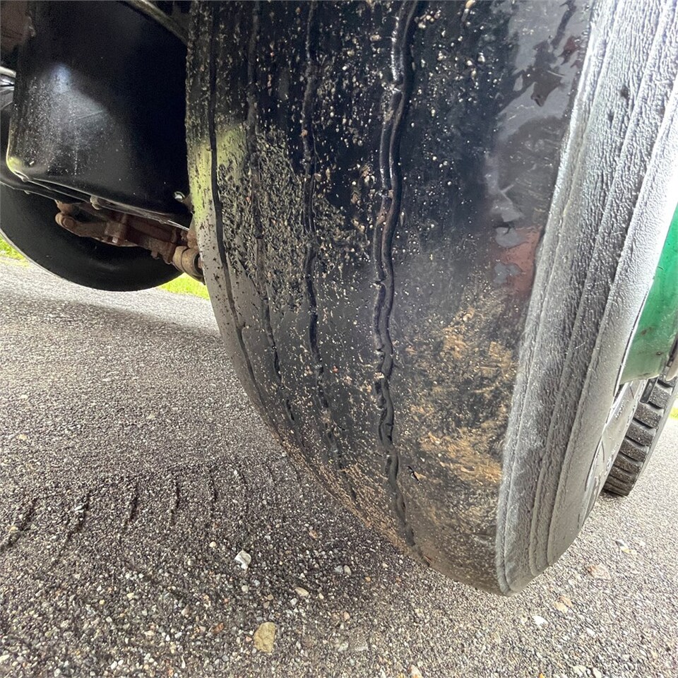 Platós teherautó Scania 124G: 37 kép.