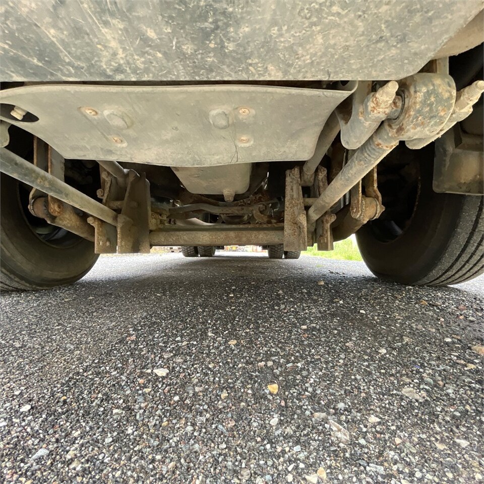 Platós teherautó Scania 124G: 31 kép.