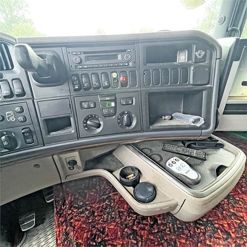 Dobozos felépítményű teherautó Scania R500: 23 kép.