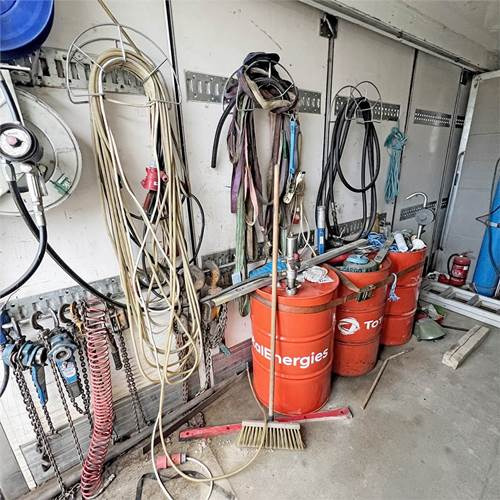 Dobozos felépítményű teherautó Scania R500: 8 kép.