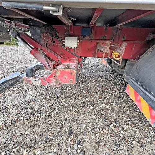 Dobozos felépítményű teherautó Scania R500: 38 kép.