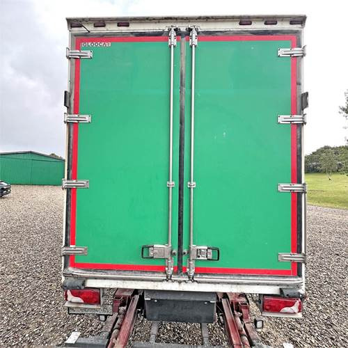 Dobozos felépítményű teherautó Scania R500: 6 kép.