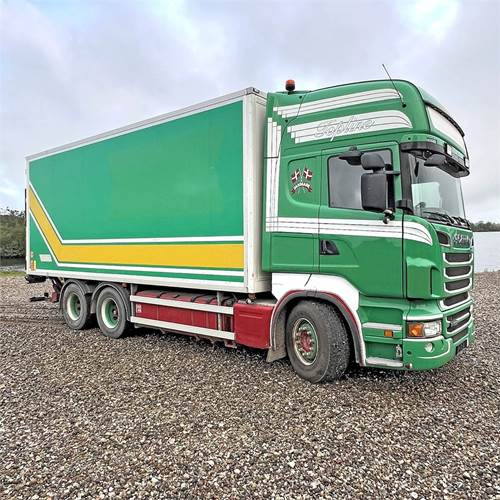 Scania R500 - Dobozos felépítményű teherautó: 4 kép. Scania R500 - Dobozos felépítményű teherautó: 4 kép.