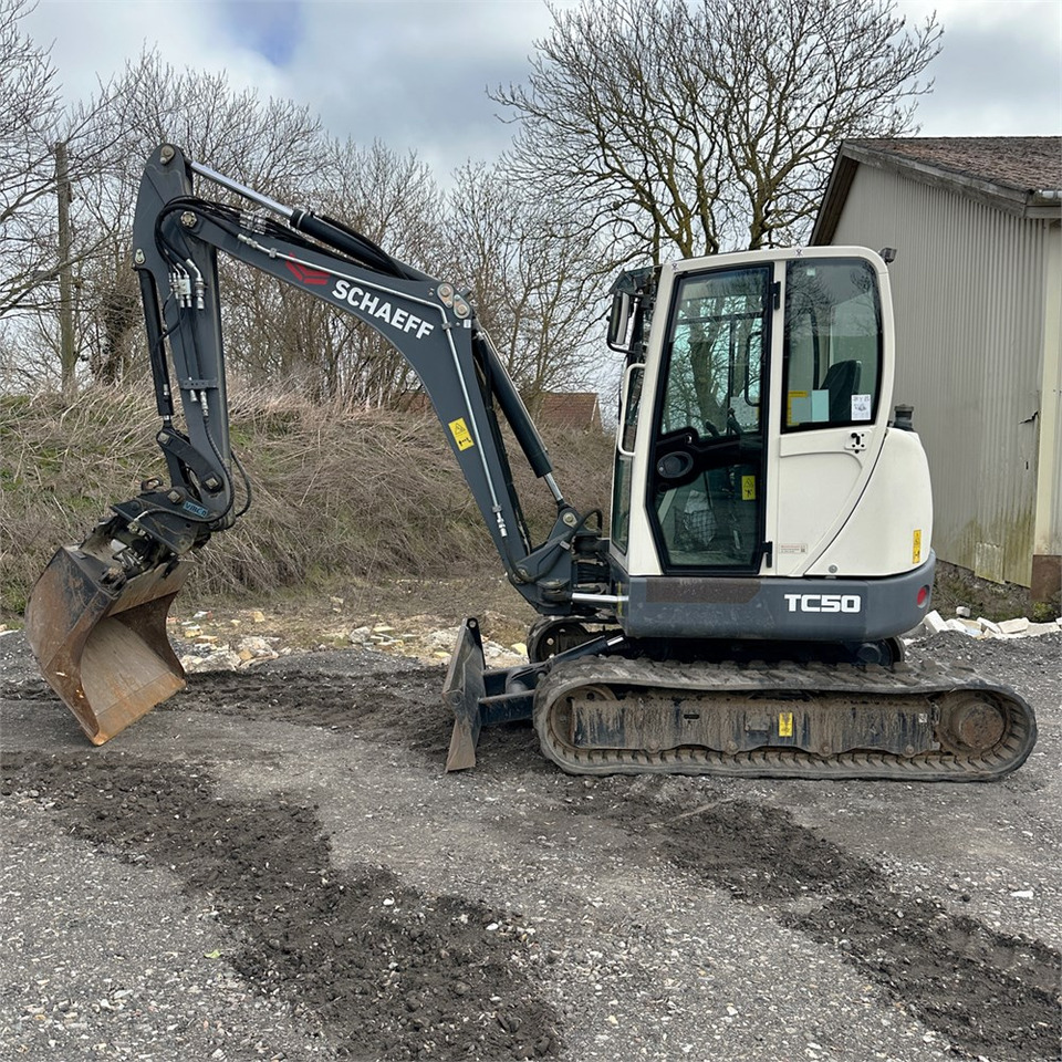 Schaeff TC50 - Minikotró: 1 kép. Schaeff TC50 - Minikotró: 1 kép.