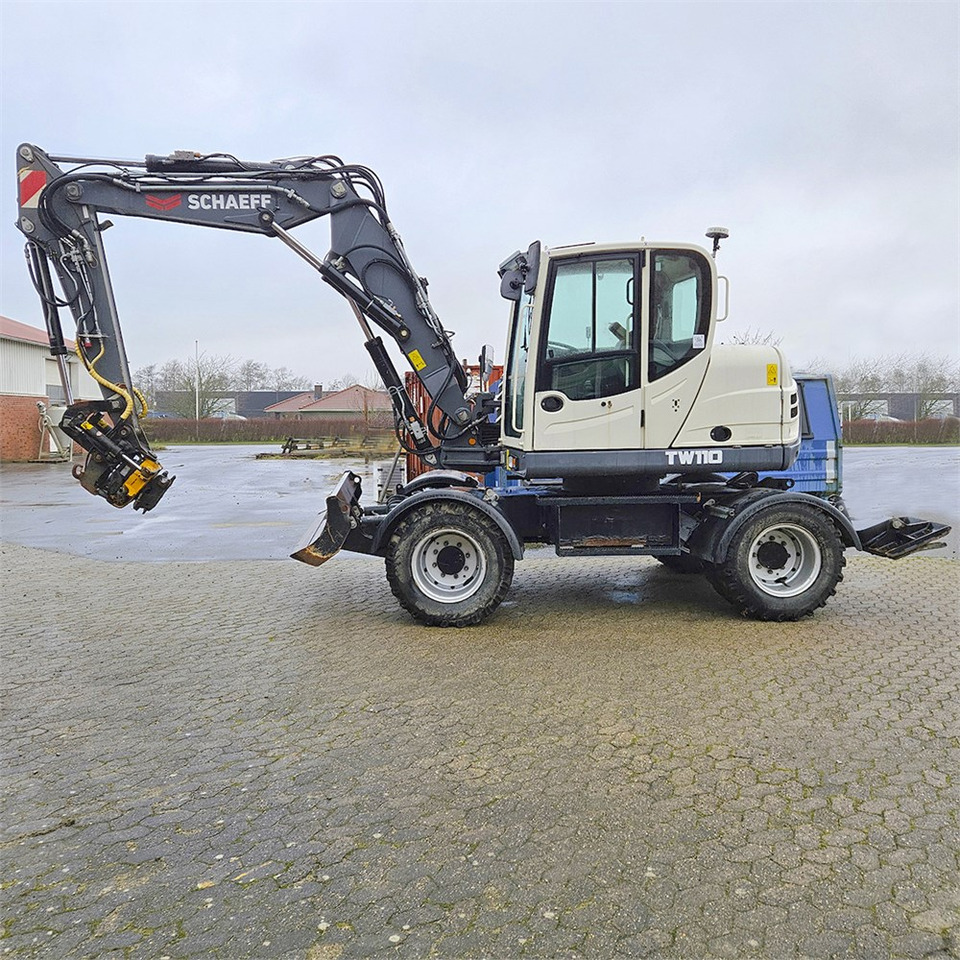 Schaeff-Terex TW110 - Gumikerekes kotró: 1 kép. Schaeff-Terex TW110 - Gumikerekes kotró: 1 kép.