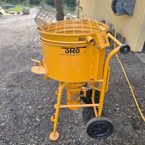 Soroto 80L-30 - Betonkeverő: 1 kép. Soroto 80L-30 - Betonkeverő: 1 kép.