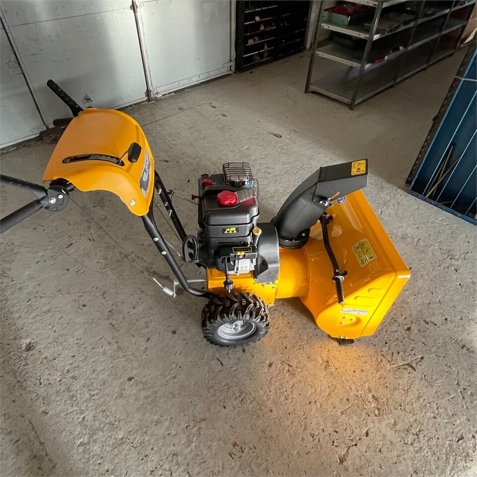 Stiga Snow Fox - Hófúvó: 2 kép. Stiga Snow Fox - Hófúvó: 2 kép.