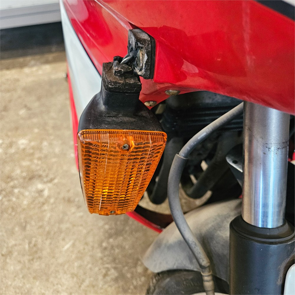 Motorkerékpár Suzuki GSX1100EF: 23 kép.