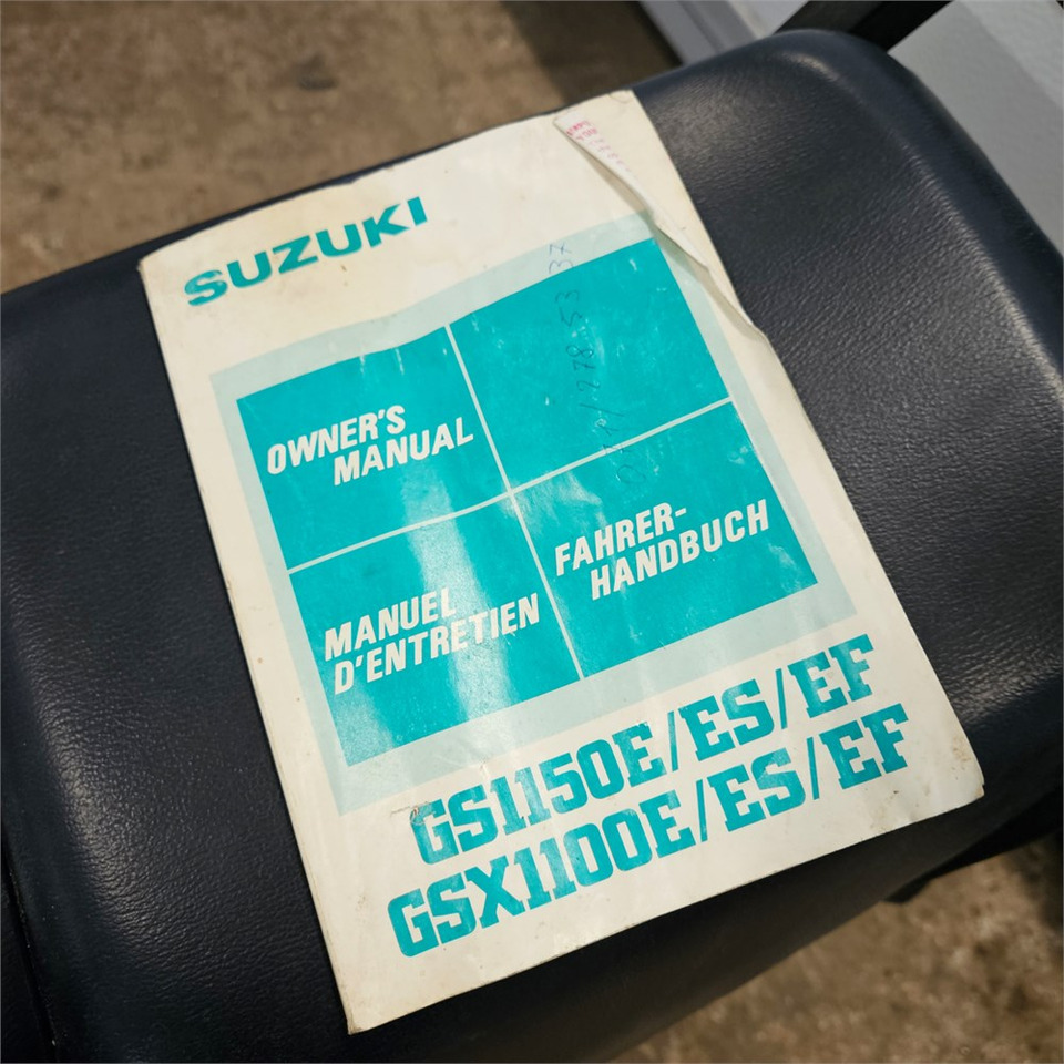 Motorkerékpár Suzuki GSX1100EF: 9 kép.