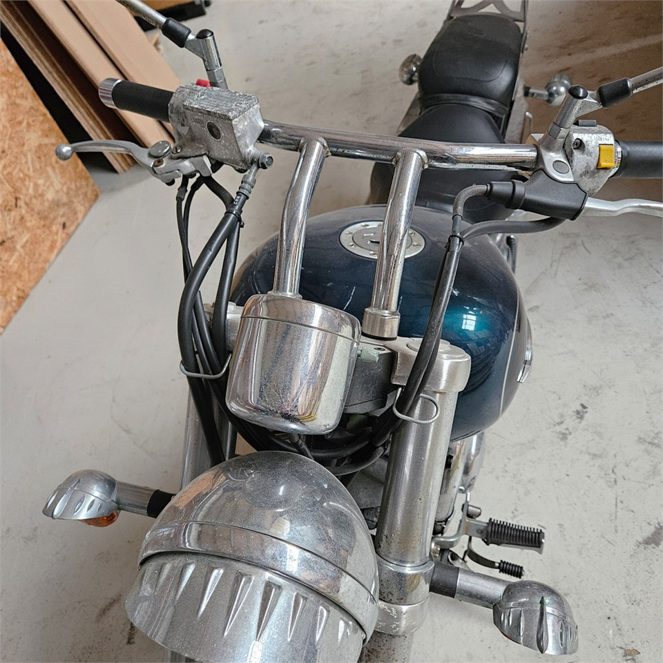 Motorkerékpár Suzuki Marauder VZ 800: 31 kép. Motorkerékpár Suzuki Marauder VZ 800: 31 kép.