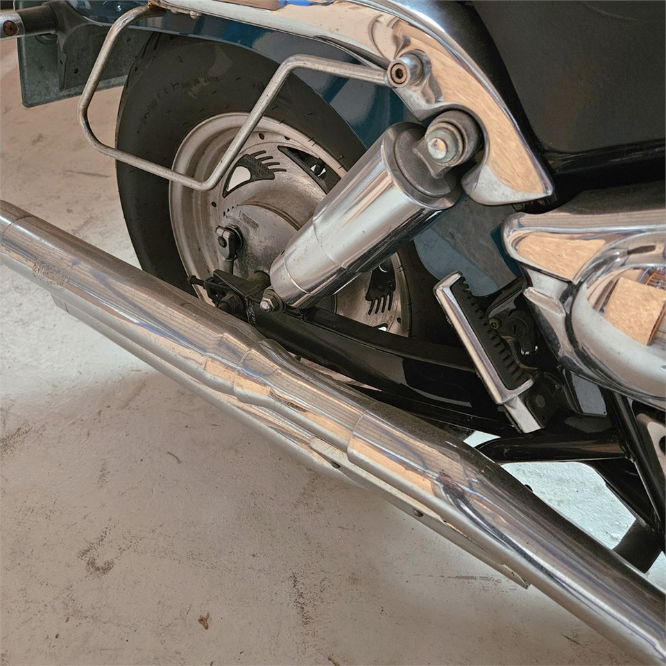 Motorkerékpár Suzuki Marauder VZ 800: 26 kép. Motorkerékpár Suzuki Marauder VZ 800: 26 kép.