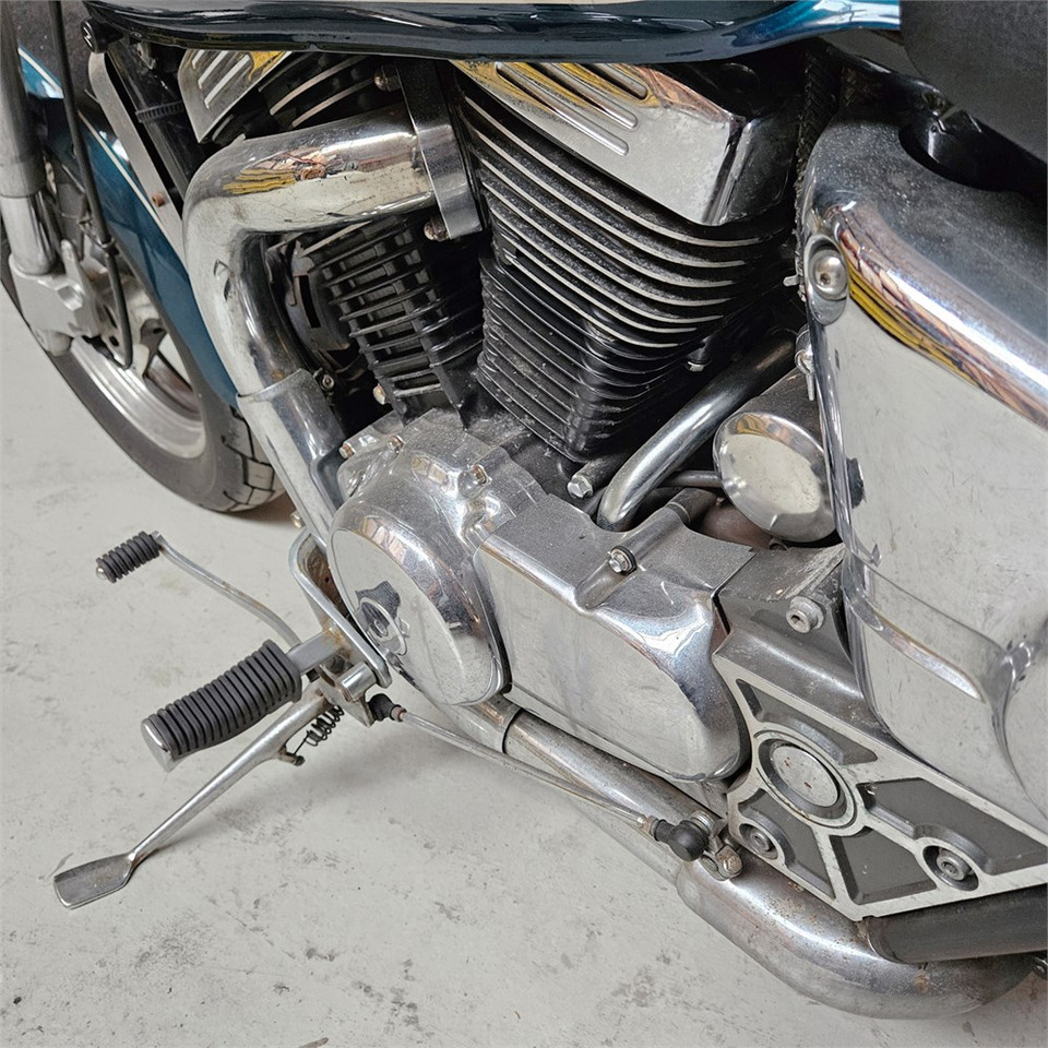 Motorkerékpár Suzuki Marauder VZ 800: 18 kép. Motorkerékpár Suzuki Marauder VZ 800: 18 kép.