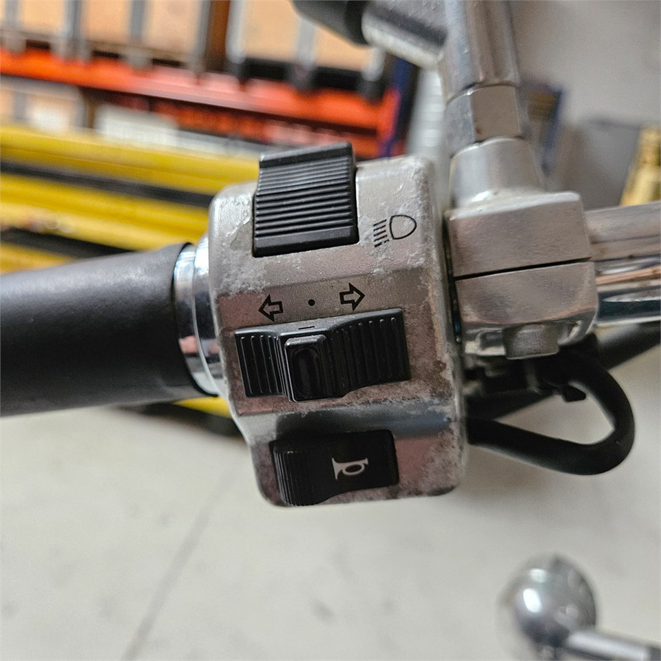 Motorkerékpár Suzuki Marauder VZ 800: 15 kép. Motorkerékpár Suzuki Marauder VZ 800: 15 kép.