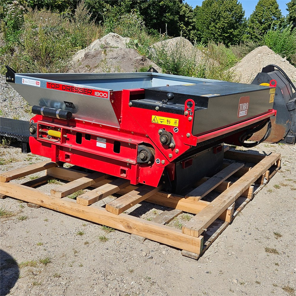 Toro 44225 - Kerti fűkasza: 3 kép. Toro 44225 - Kerti fűkasza: 3 kép.