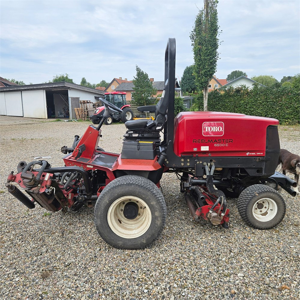 Toro Reelmaster 6500 D - Kerti fűkasza: 3 kép. Toro Reelmaster 6500 D - Kerti fűkasza: 3 kép.