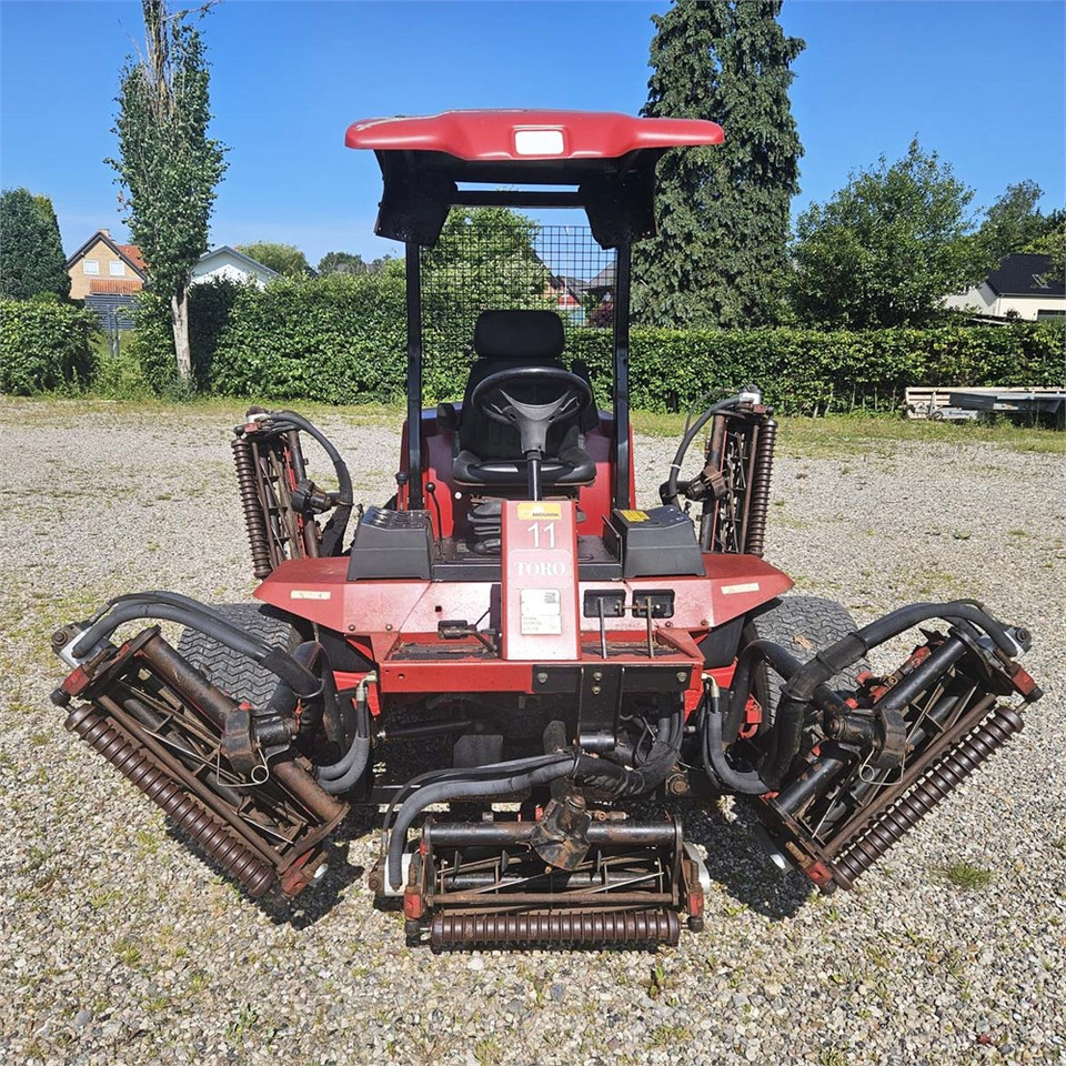 Toro Reelmaster 6700-D - Kerti fűkasza: 2 kép. Toro Reelmaster 6700-D - Kerti fűkasza: 2 kép.