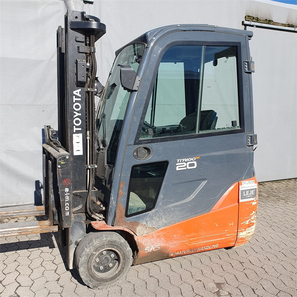 Toyota Traigo 20 - Villás targonca: 2 kép. Toyota Traigo 20 - Villás targonca: 2 kép.