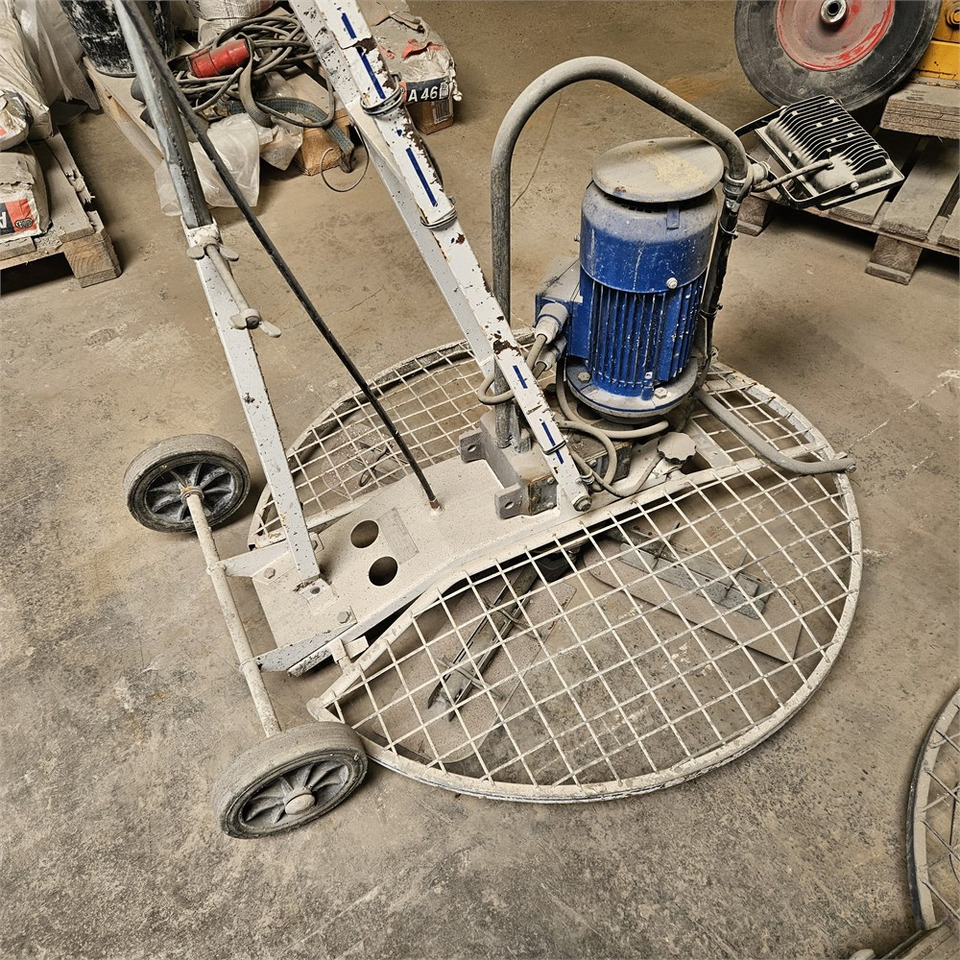 Tremix G Combi E - Betonsimító: 2 kép. Tremix G Combi E - Betonsimító: 2 kép.