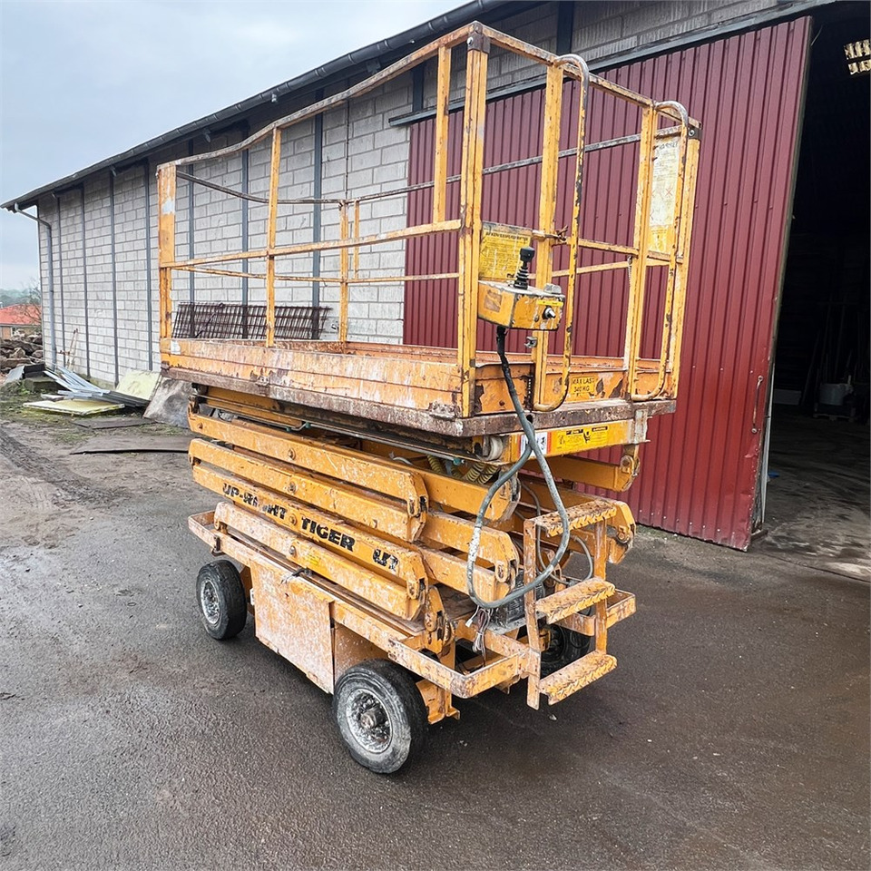 UpRight Tiger F5024-01 - Ollós emelő: 2 kép. UpRight Tiger F5024-01 - Ollós emelő: 2 kép.
